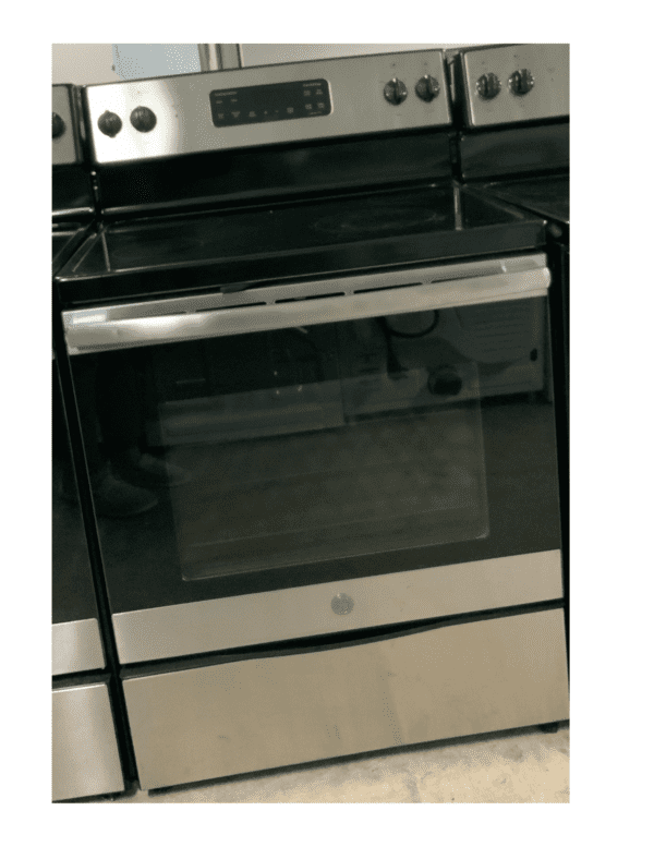 GE-Smart Freestanding Electric Range, 6.3 cu. ft.  USED