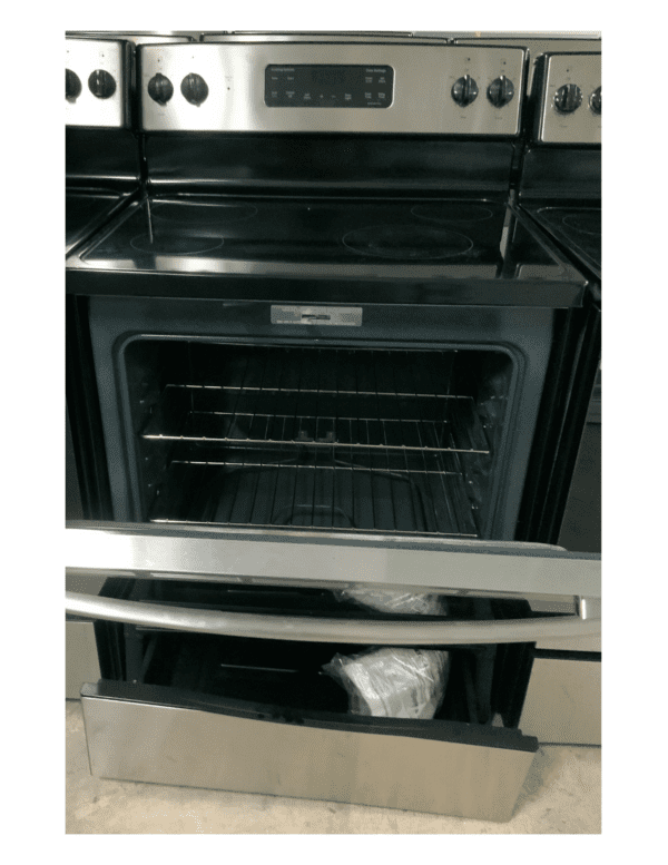 GE-Smart Freestanding Electric Range, 6.3 cu. ft.  USED - Image 4