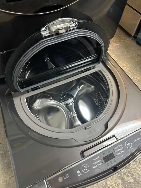 LG-Front Load Washer Inverter DirectDrive True Balance USED - Image 5